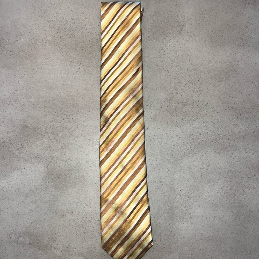 😎 BCBG tie